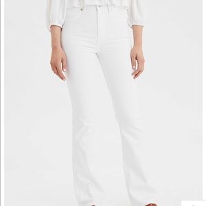NWT WHITE HIGH WAISTED AMERICAN EAGLE FLARES